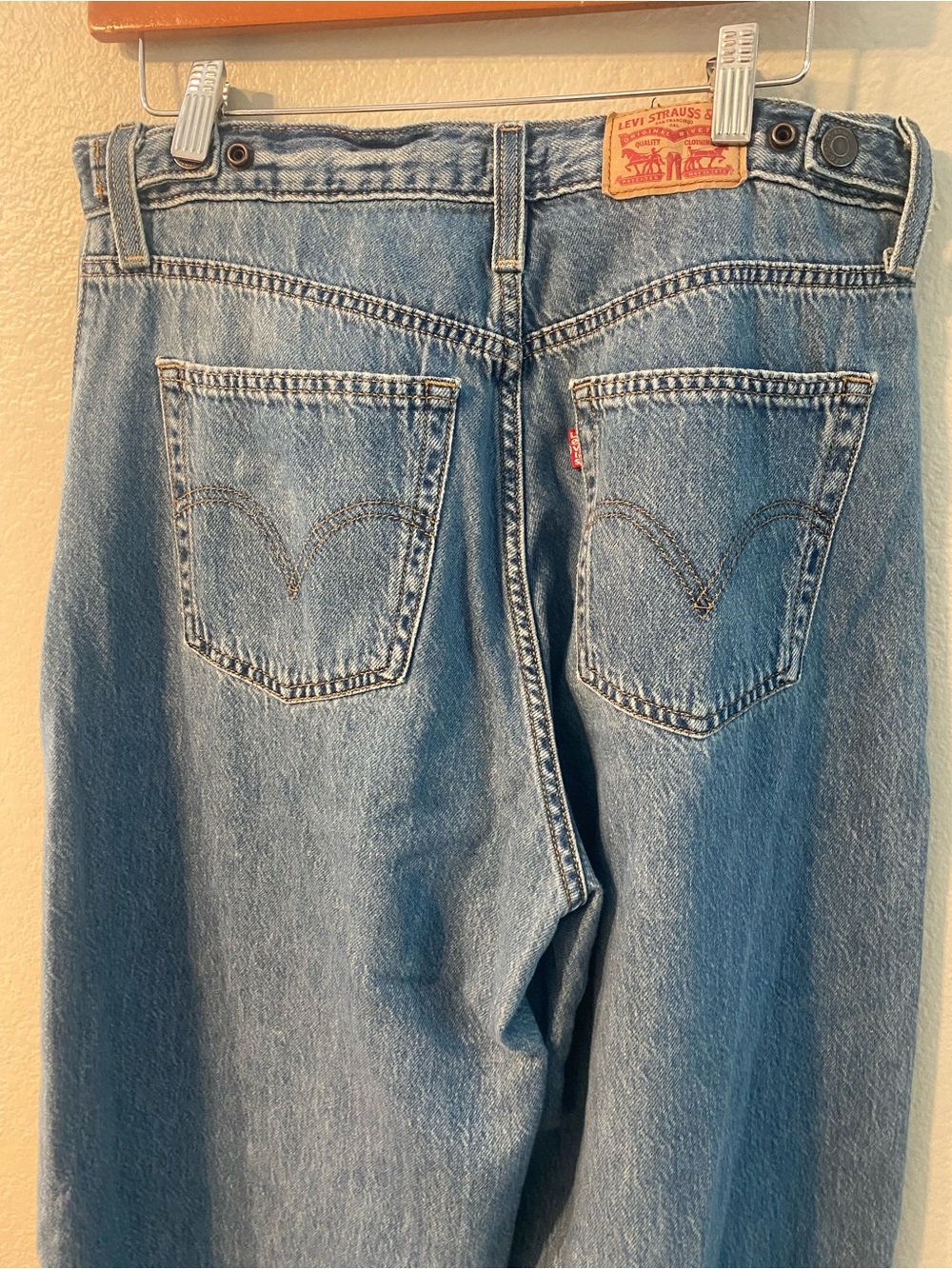 Levi's Cinch Baggy Jeans - Light Blue Size 31 - Picture 4 of 13